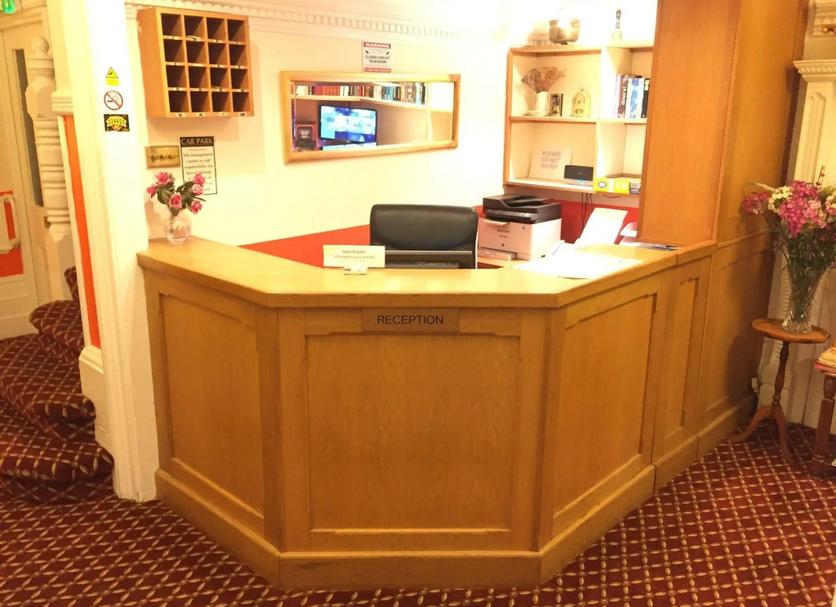 Front desk Photo