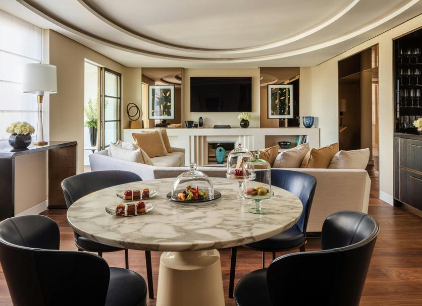 Dining room Photo