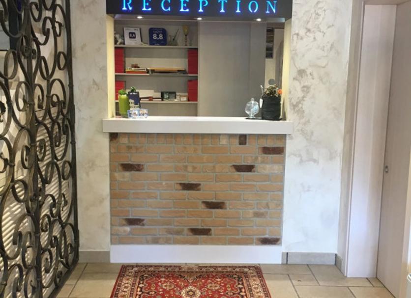 Front desk Photo