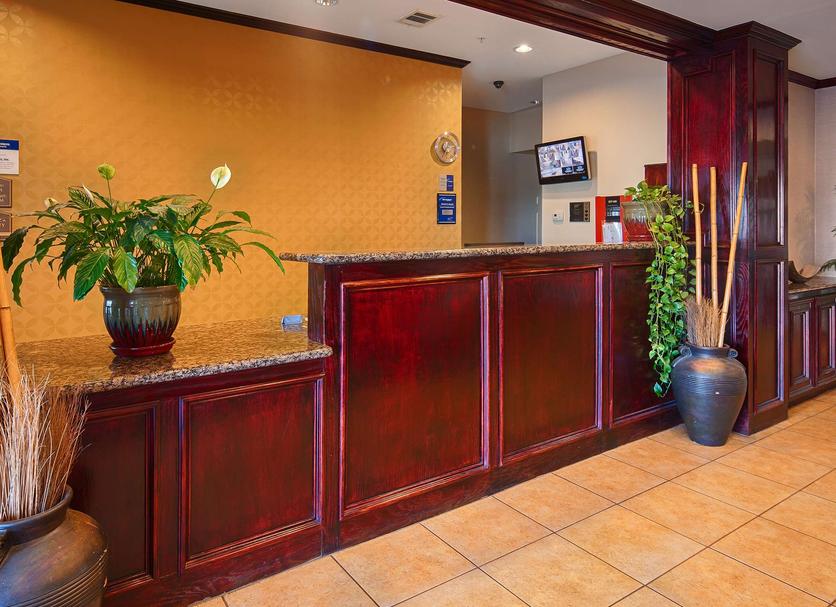 Front desk Photo