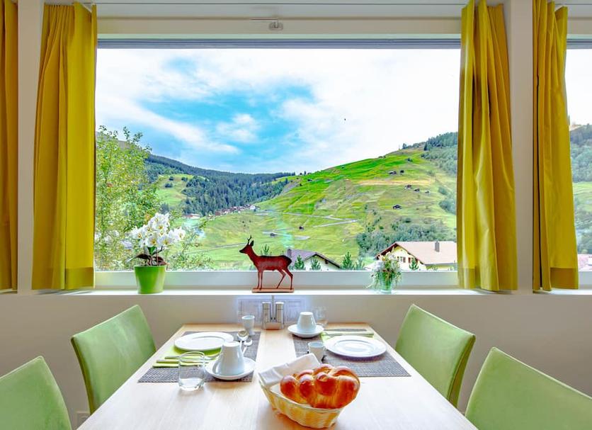 Dining room Photo