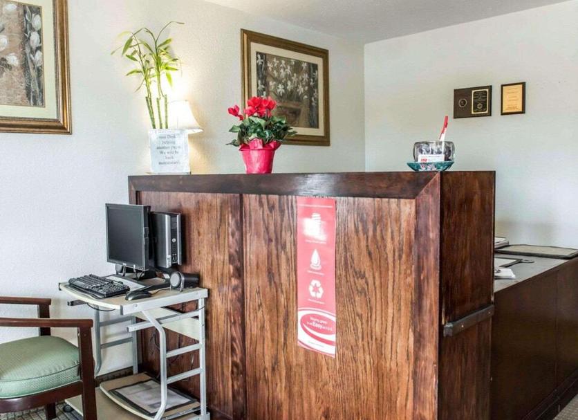 Front desk Photo