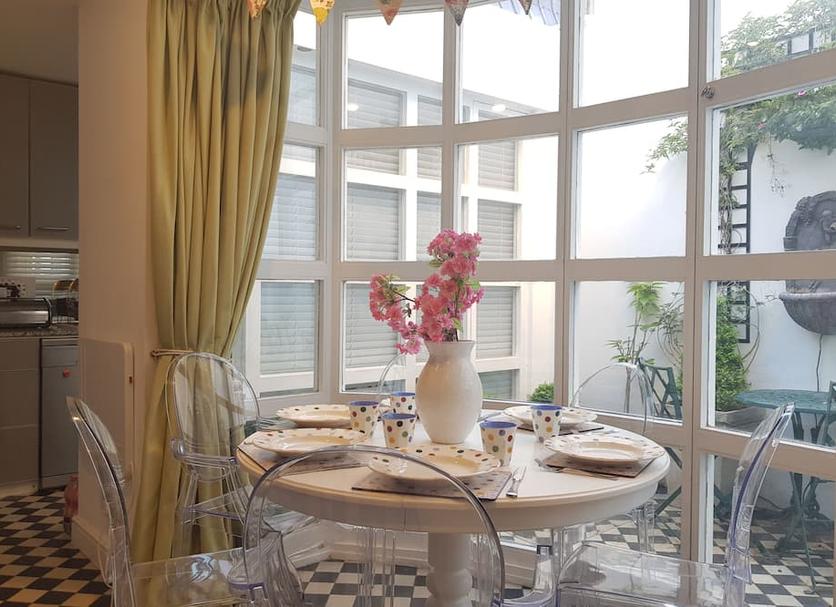Dining room Photo