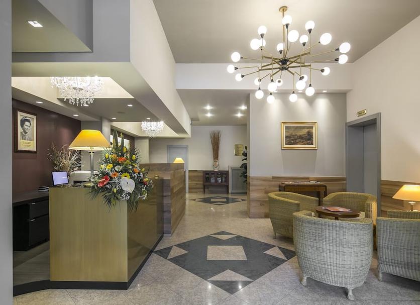 Front desk Photo