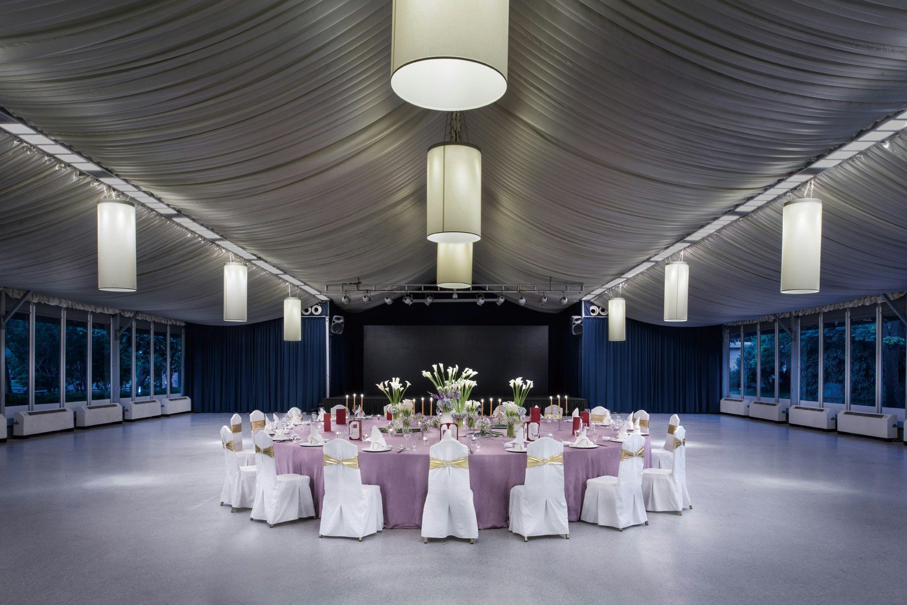 Banquet hall