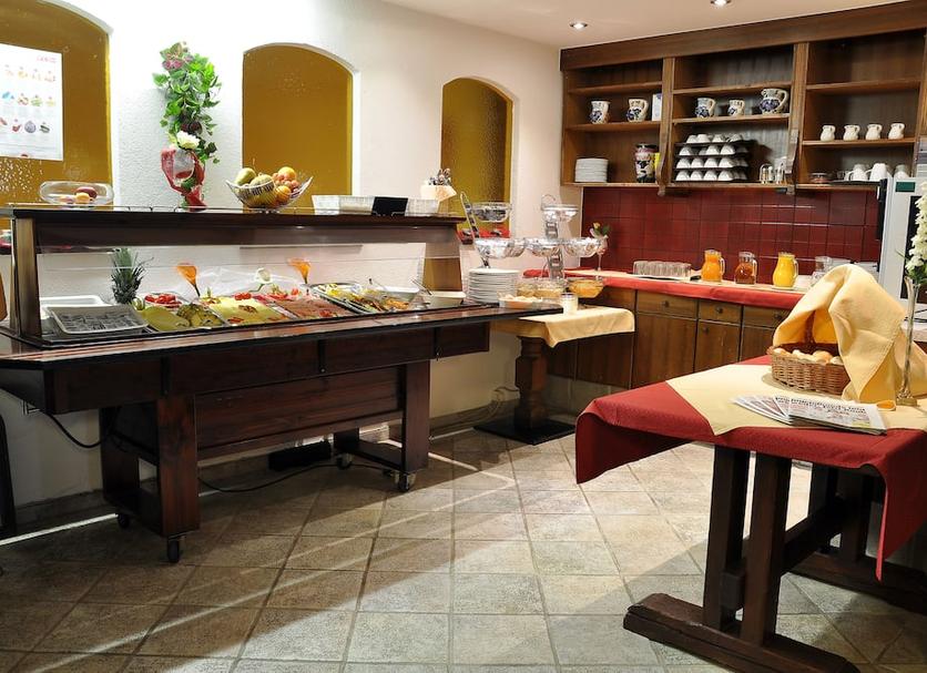 Buffet Photo