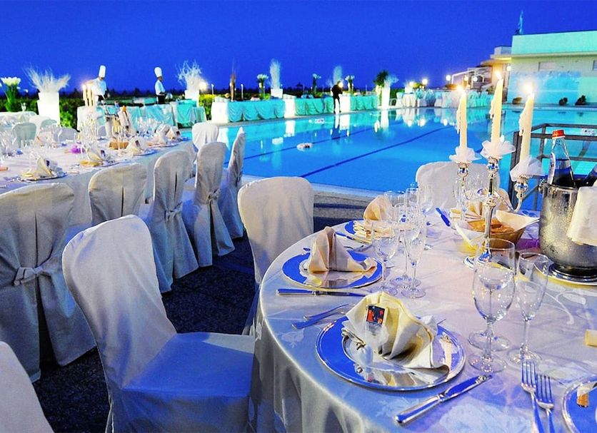 Banquet hall Photo