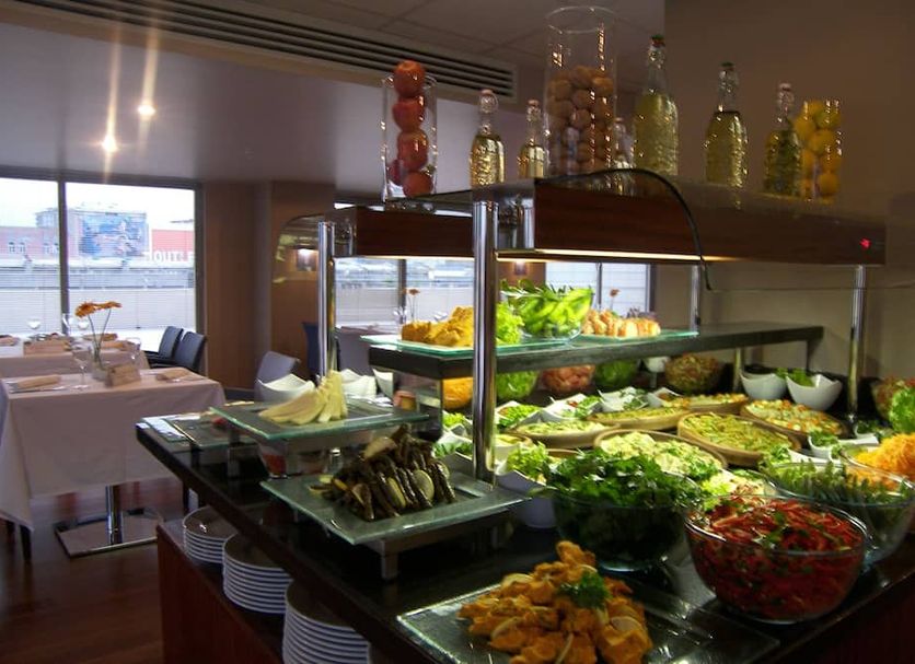 Buffet Photo