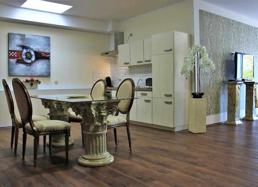 Dining room Photo