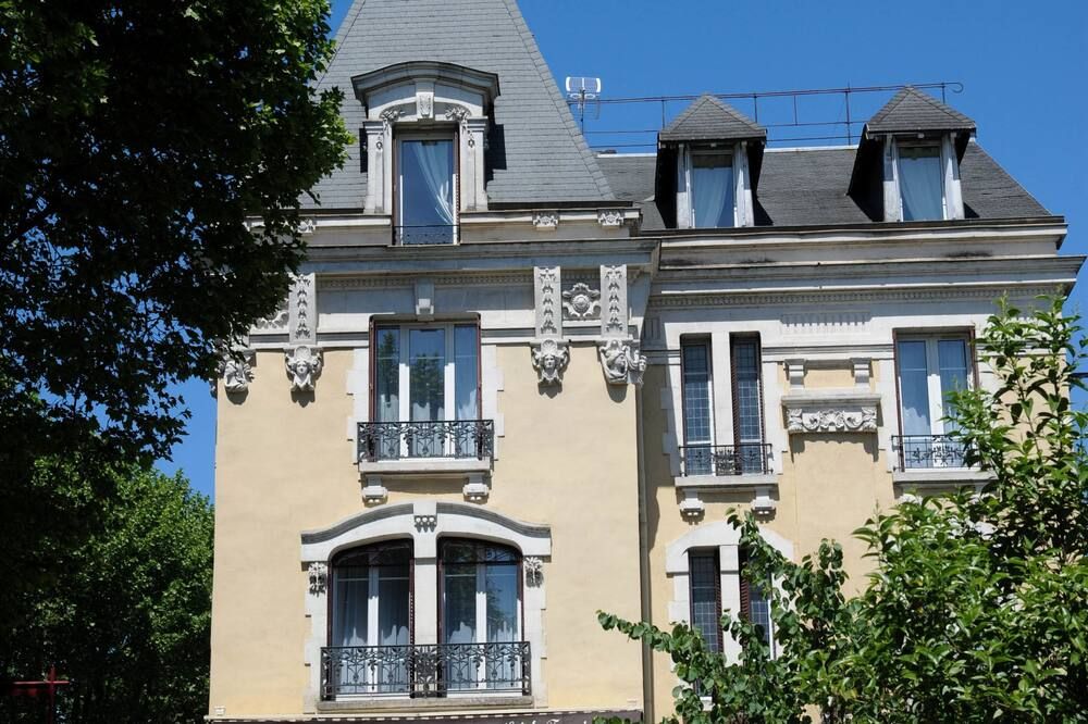Building Photo