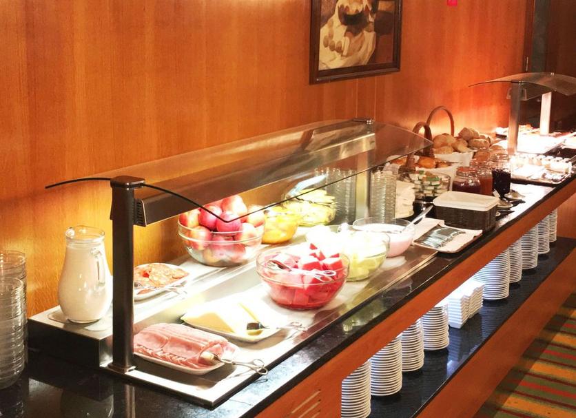 Buffet Photo