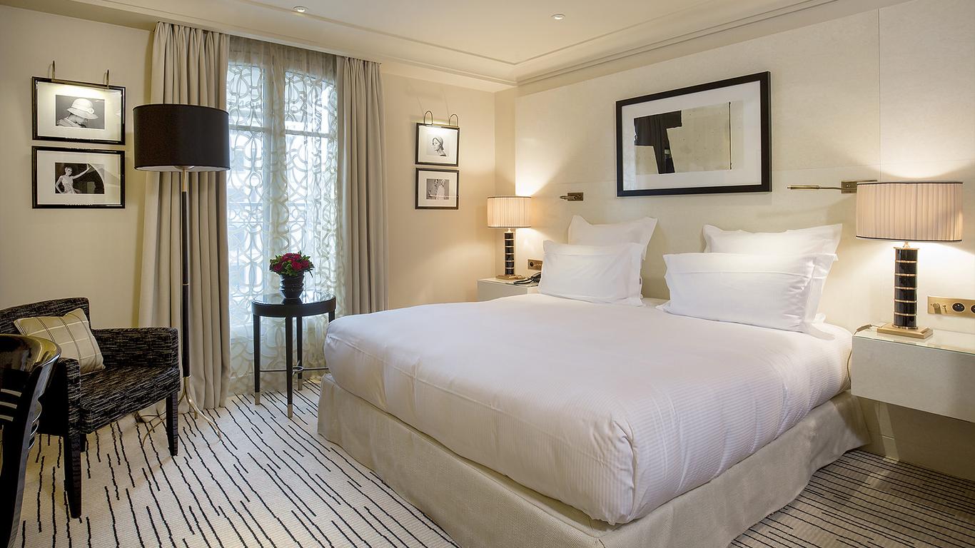 Hotel Montaigne £283. Paris Hotel Deals & Reviews - KAYAK