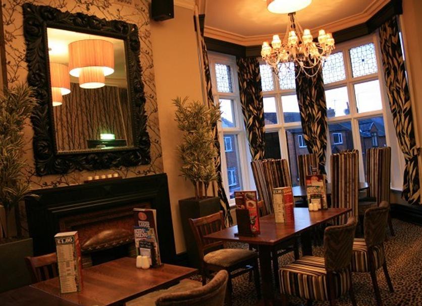 Dining room Photo