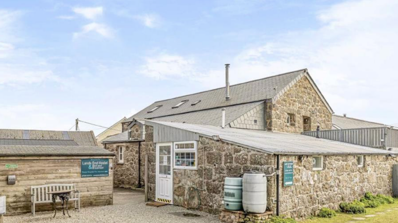 Lands End Hostel and B&B