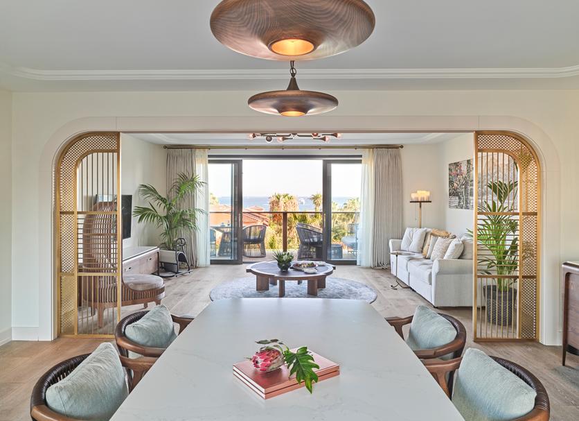 Dining room Photo