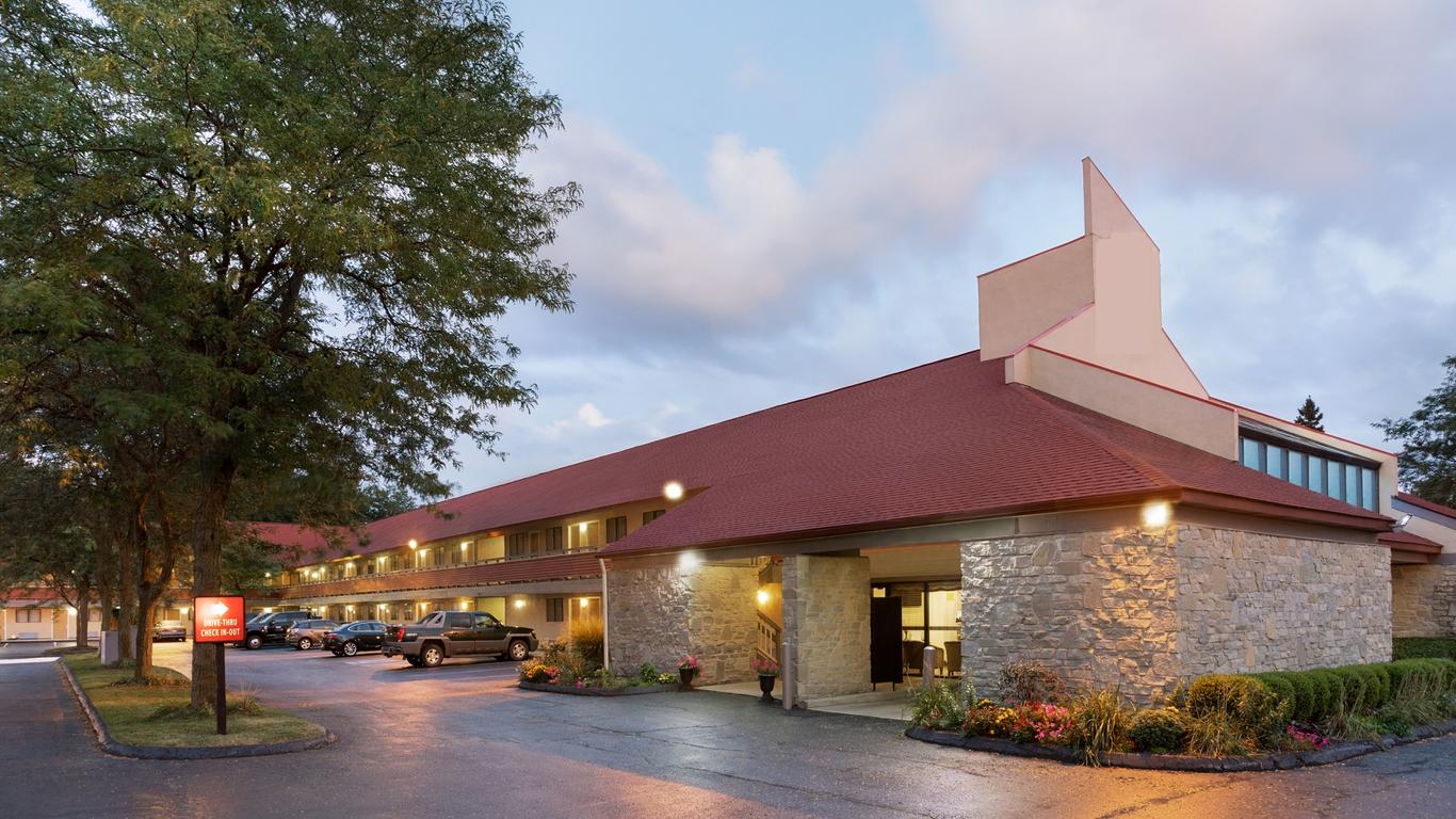 Super 8 by Wyndham Findlay