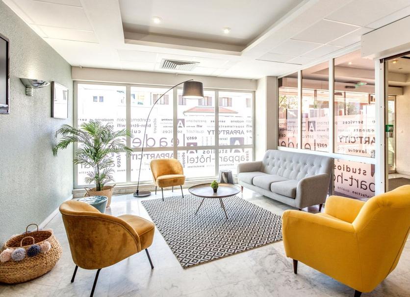 Lounge Photo
