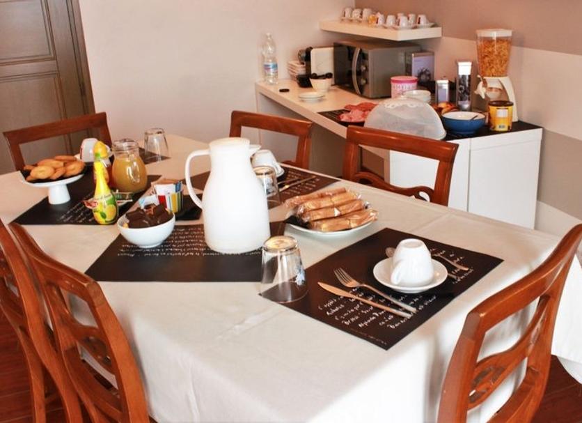 Dining room Photo