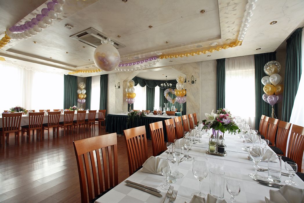 Banquet hall