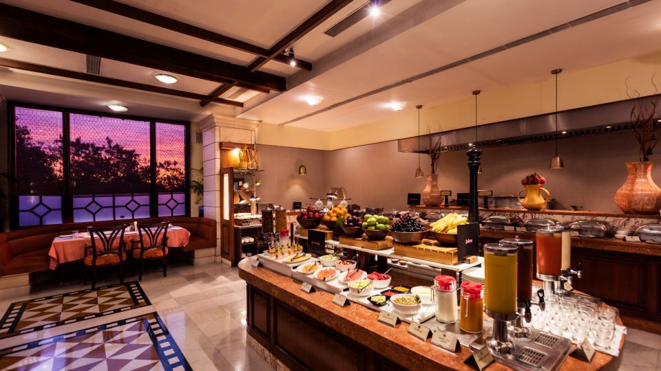 Buffet Photo