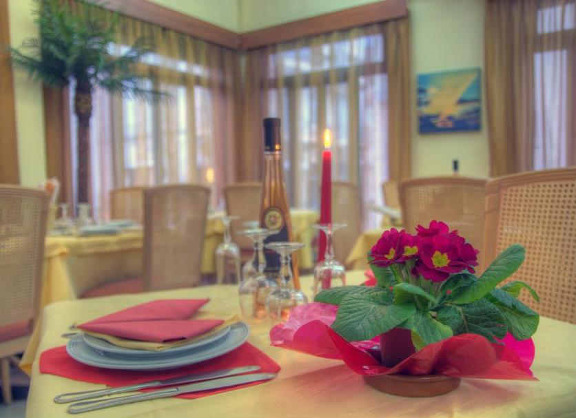 Dining room Photo
