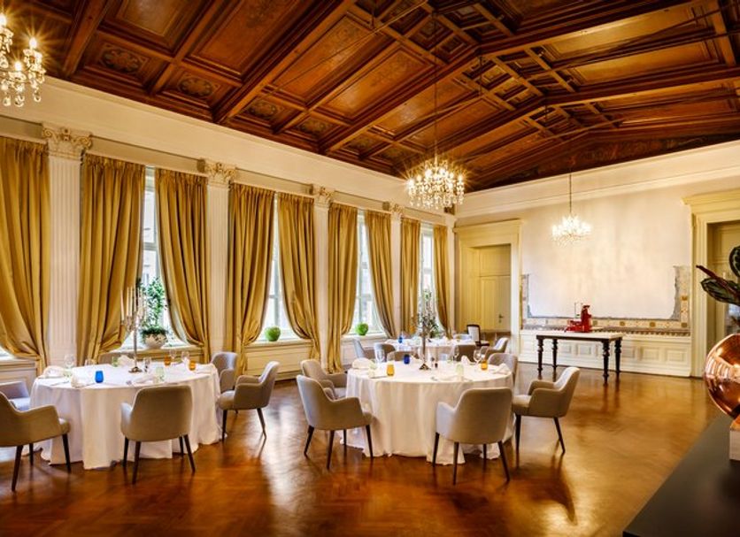 Banquet hall Photo
