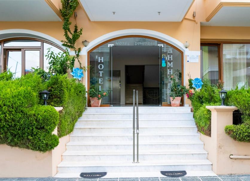 Hotel entrance Photo