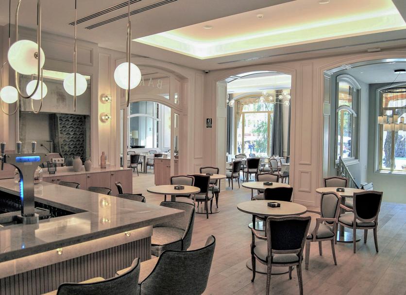 Restaurant Photo