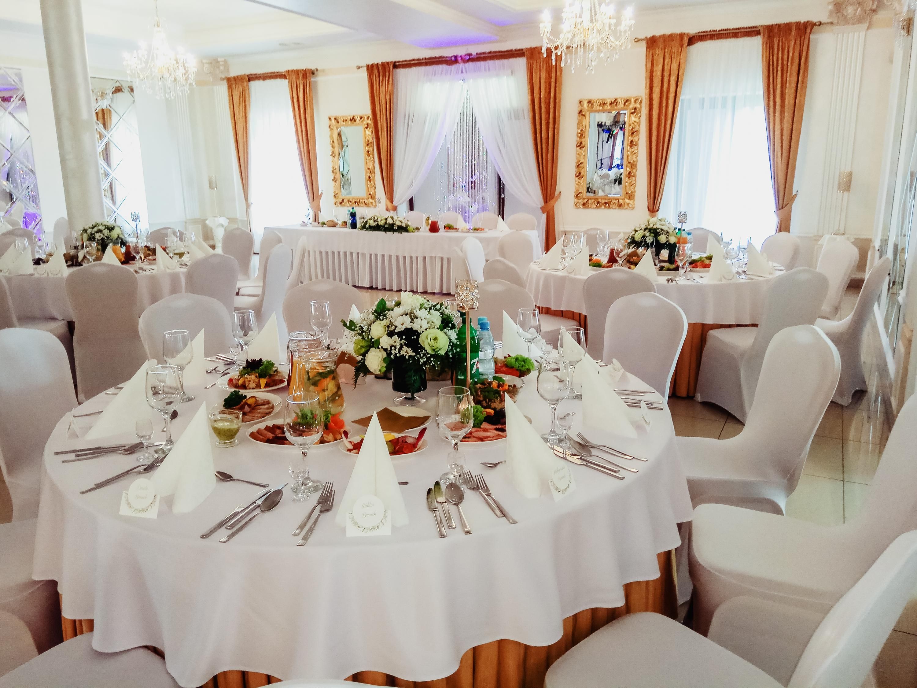 Banquet hall