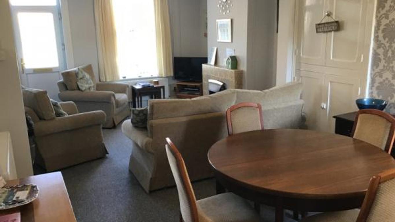 Field End Guest House