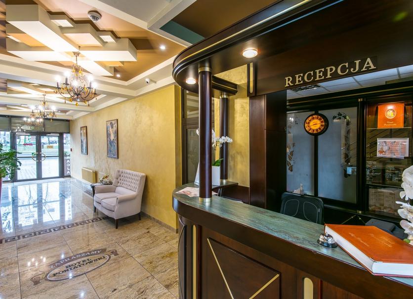 Front desk Photo