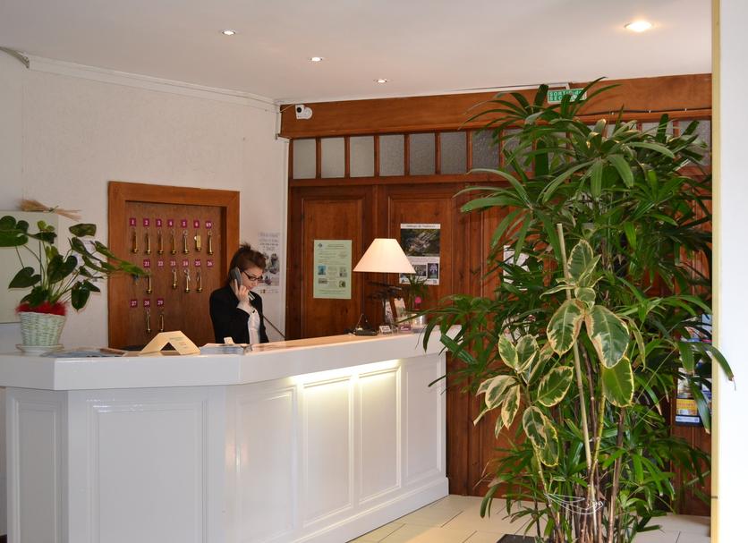 Front desk Photo