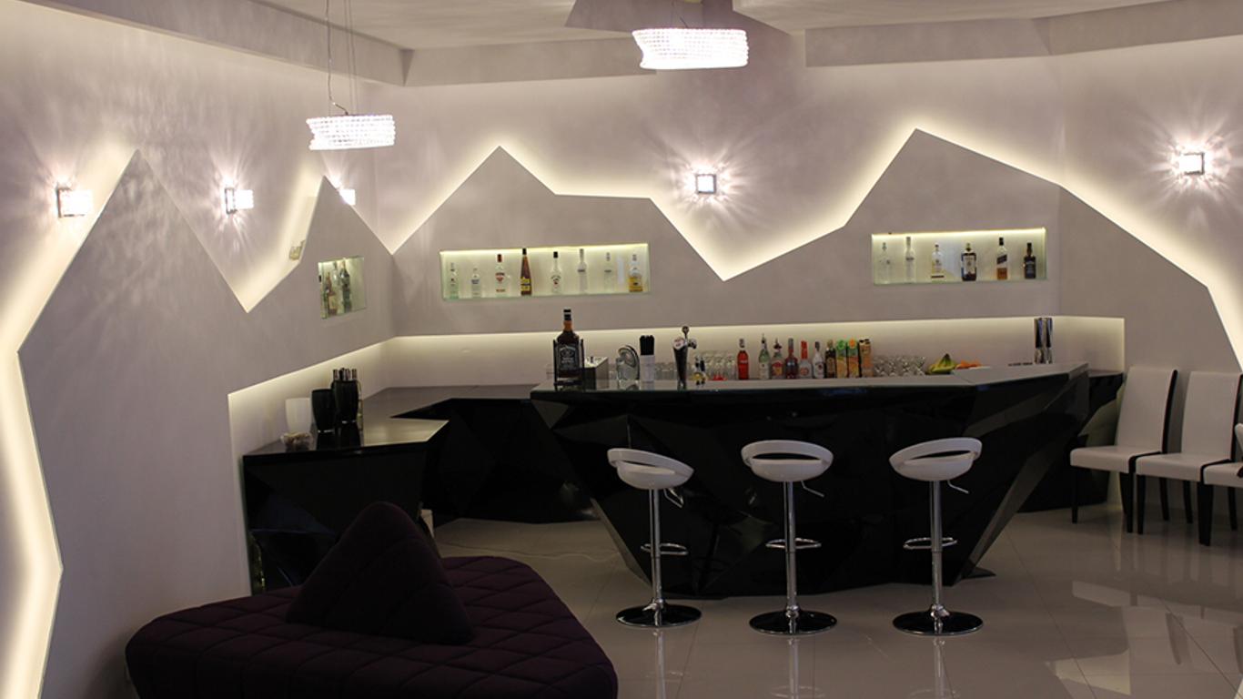Hotel Junior