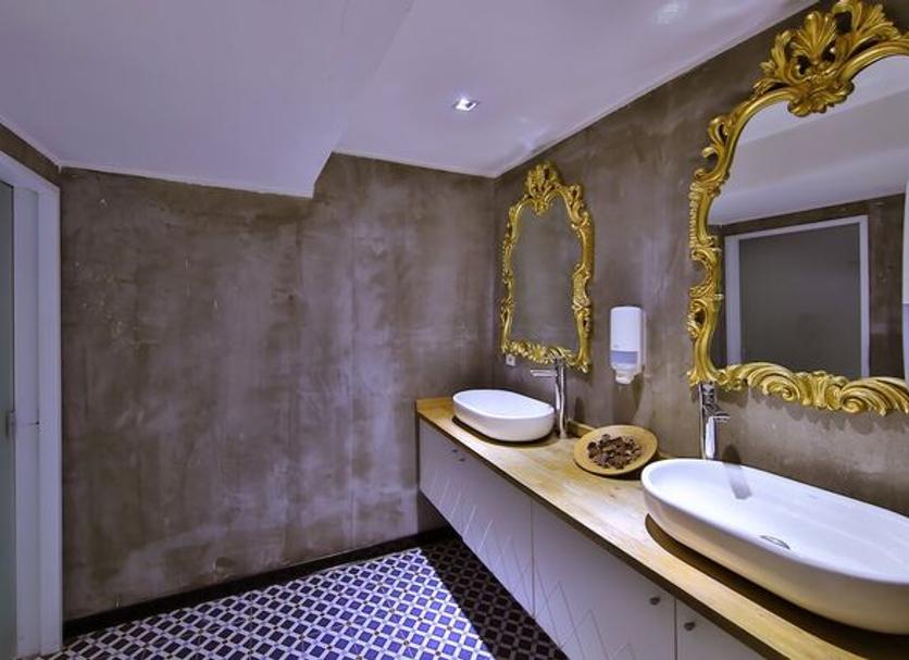 Bathroom Photo