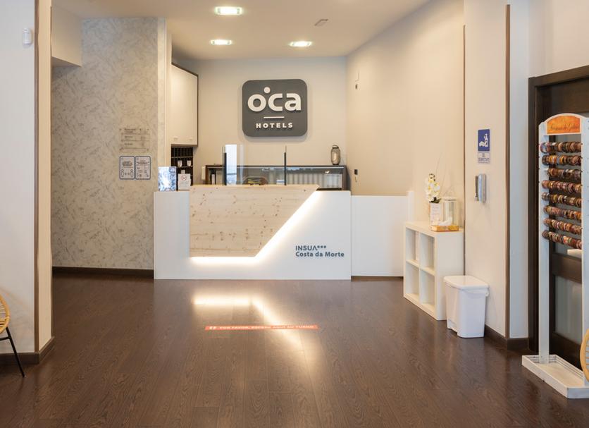 Hotel entrance Photo