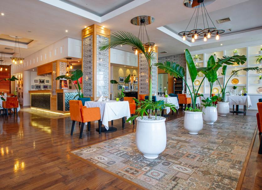Restaurant Photo