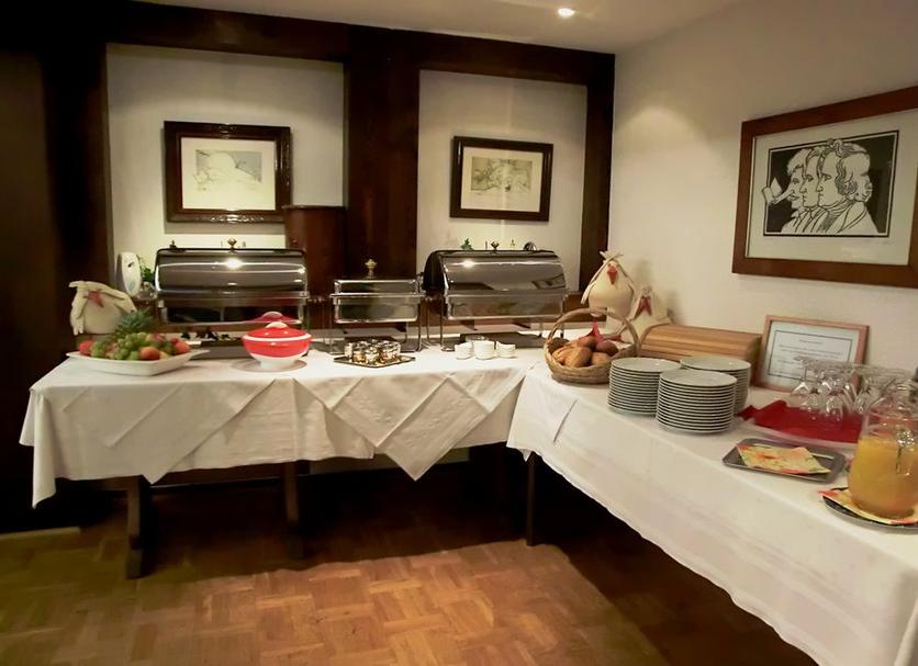 Buffet Photo
