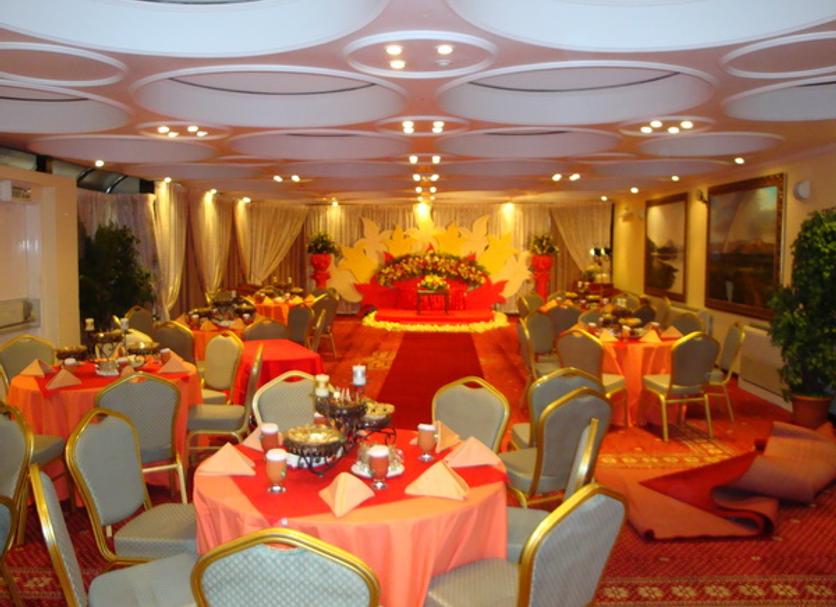 Banquet hall Photo